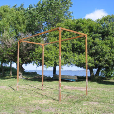 Ester Grinspum. Aço corten. 2,50m x 3,00m x 1,50m.